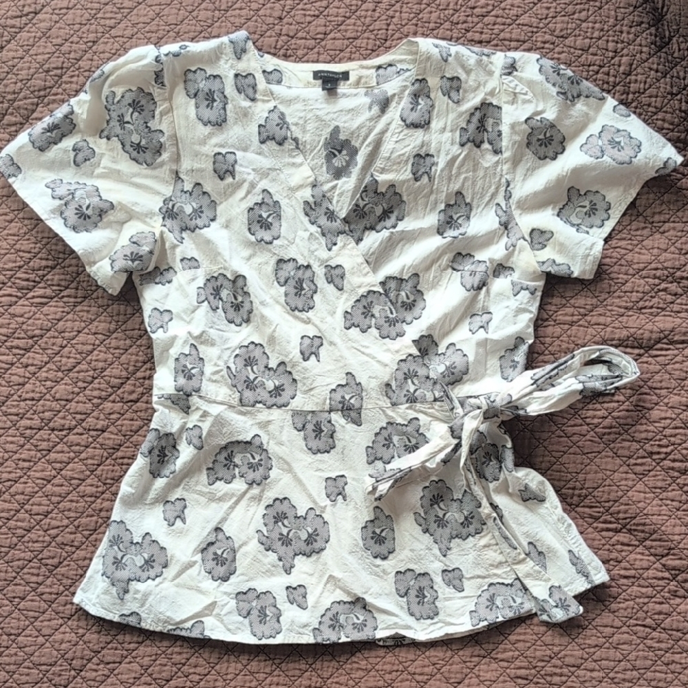 Ann Taylor Cream Wrap Blouse with Tie Front Short Sleeves